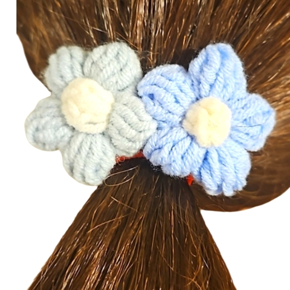 Hand Crafted TikTok Trend Hair Barrette Crocheted Puffy 2-Flowers Blue & White - Picture 11 of 17